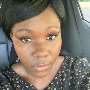 Meet your Posher, Akosua
